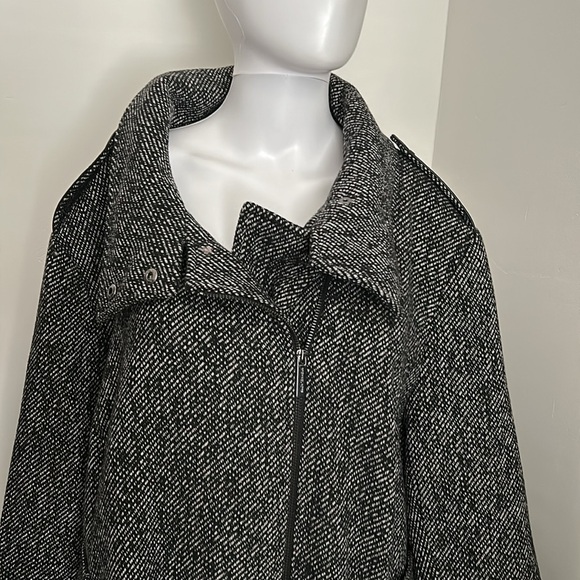 Michael Kors, Woman's Size 3X Black and Grey Trench Coat - Picture 2 of 9